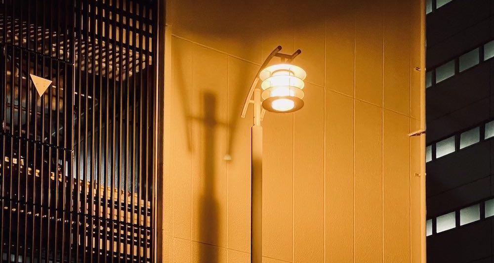 熊本の街灯「鶴屋パーキング」