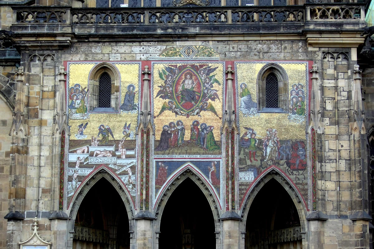 プラハ城聖ヴィート大聖堂彫像