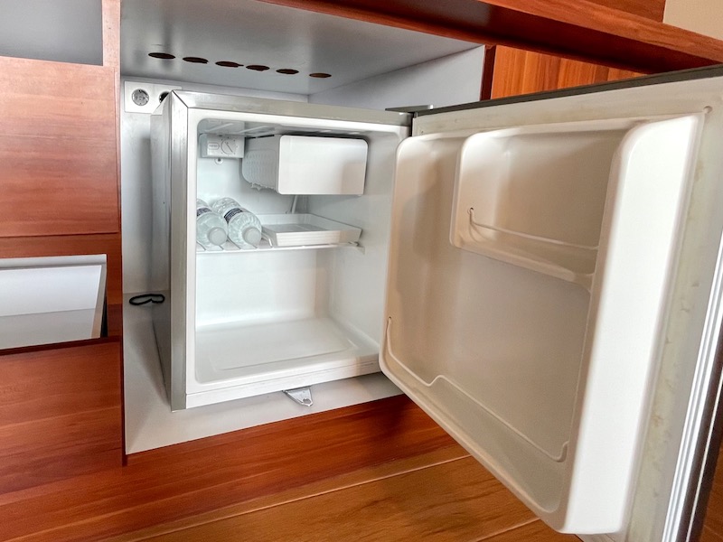ビンタン島のドゥロス・フォス・ザ・シップホテルのデラックスプラスキャビンミニ冷蔵庫