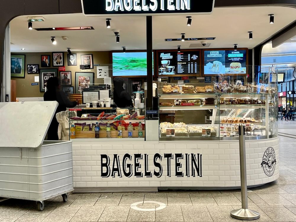 パリ・モンパルナス駅の売店