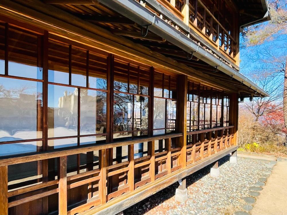 ハワイ王国公使別邸の外観と縁側構造