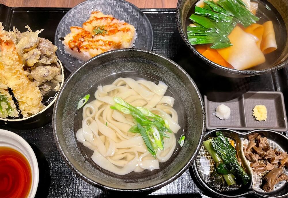 花山うどん 伊香保石段店 うどんの御膳