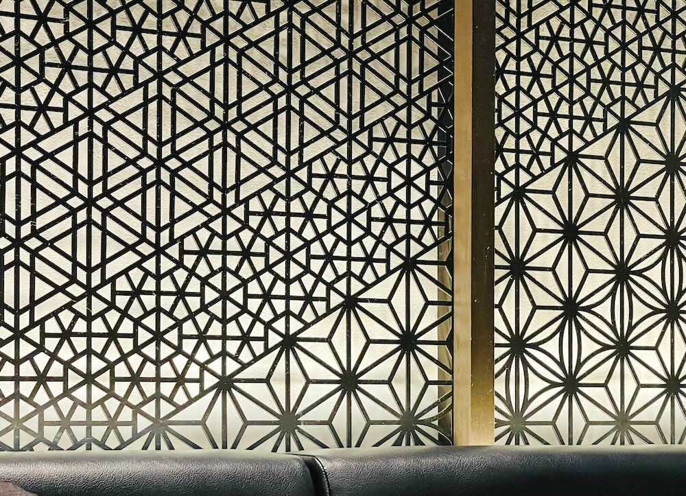 花山うどん 伊香保石段店 和柄の壁意匠