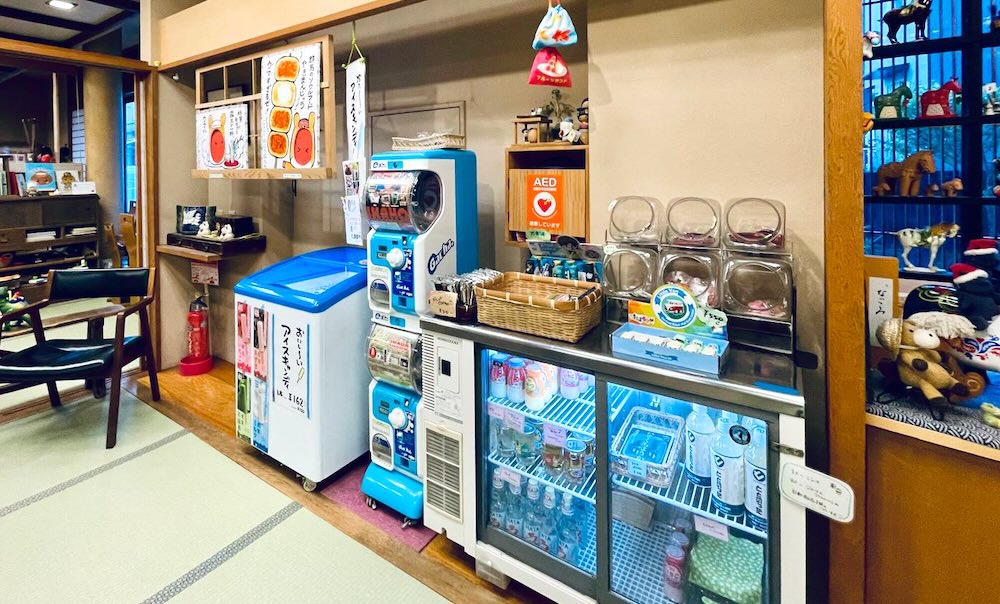 ロビーの軽食・飲み物コーナー