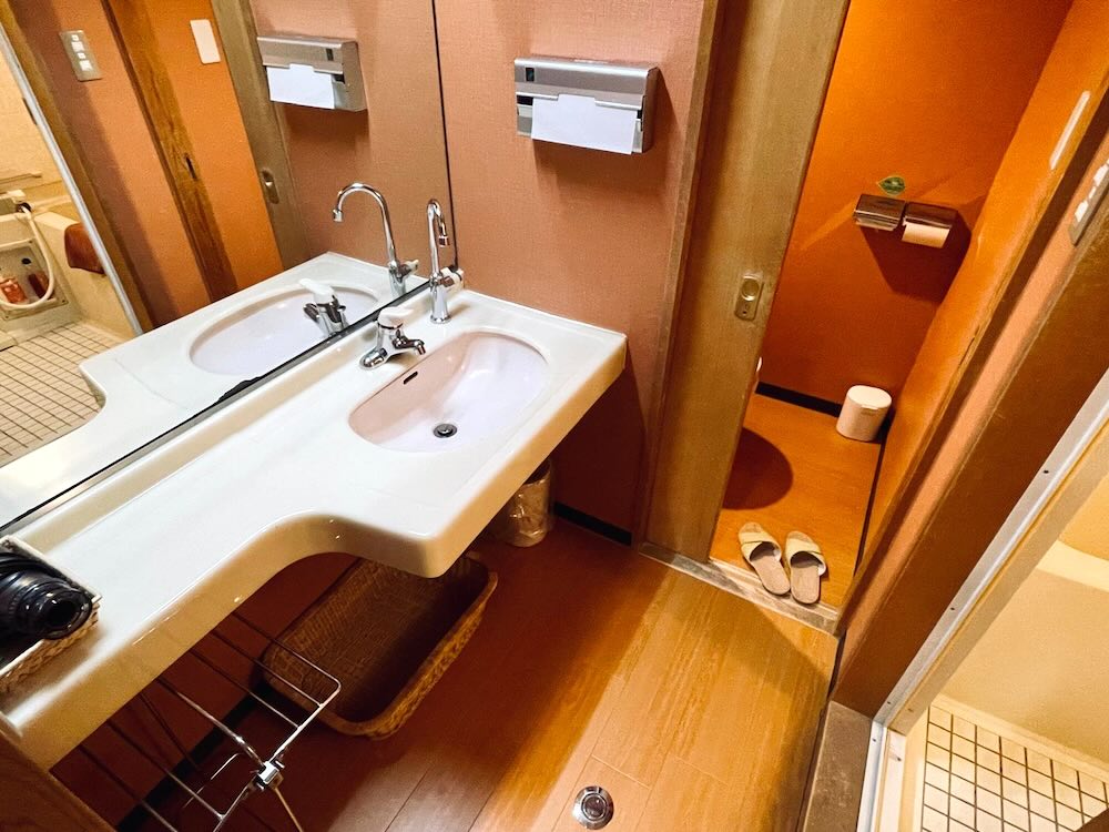 客室内バスルーム洗面