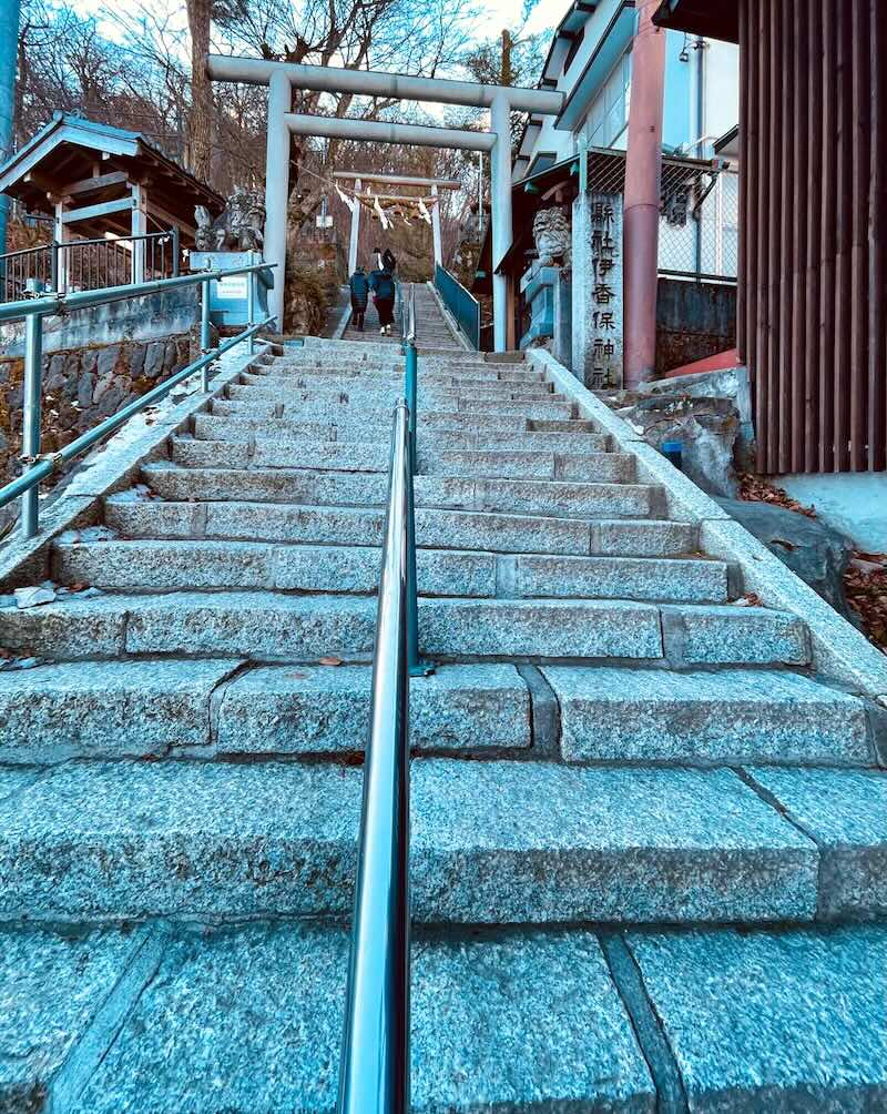 伊香保温泉 伊香保神社へ続く石段と鳥居