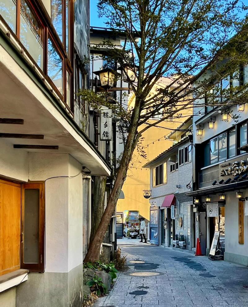 伊香保温泉 横手館前から石段街へ続く路地