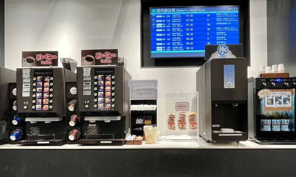 熊本空港 ラウンジASO ドリンクコーナー コーヒーマシン（2026年1月 利用）