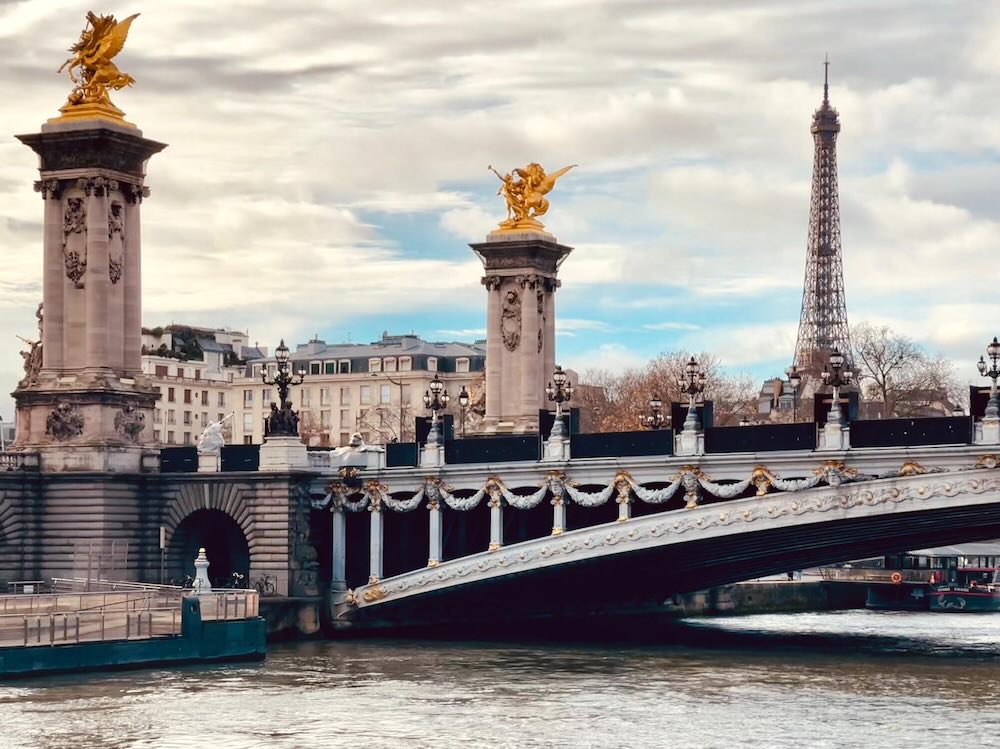 アレクサンドル三世橋の豪華な装飾