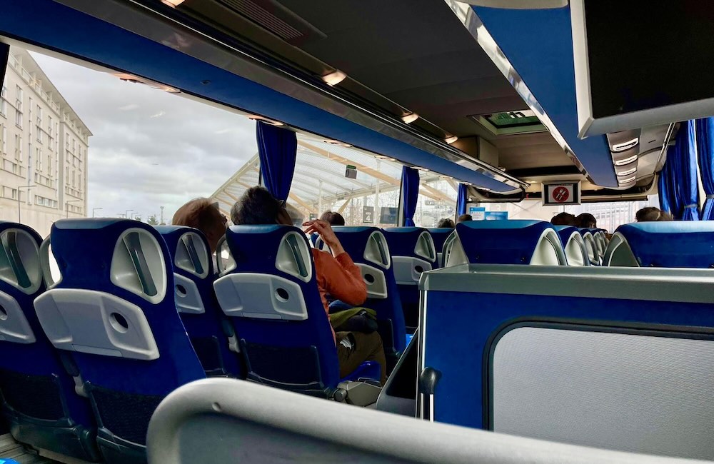 Keolis バス座席 背面からの様子