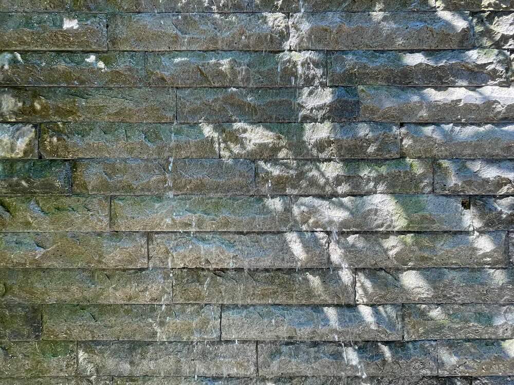 バリ島 ザ・アマラの石壁