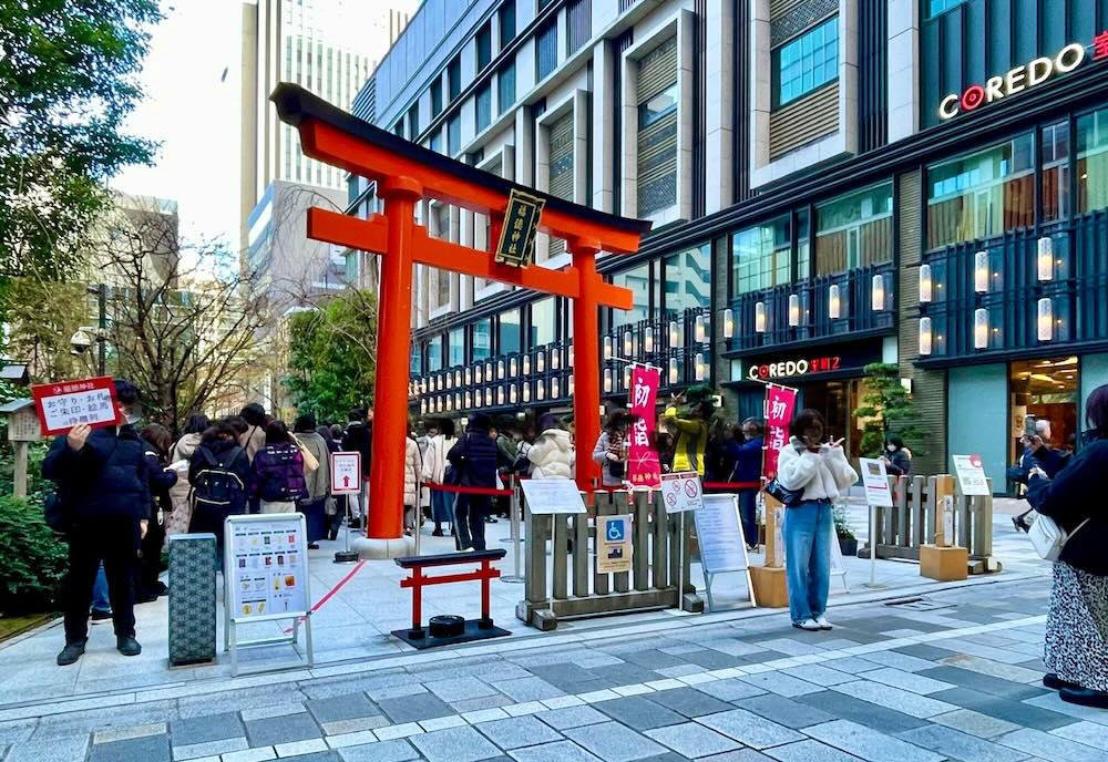 福徳神社（芽吹稲荷）の境内の様子